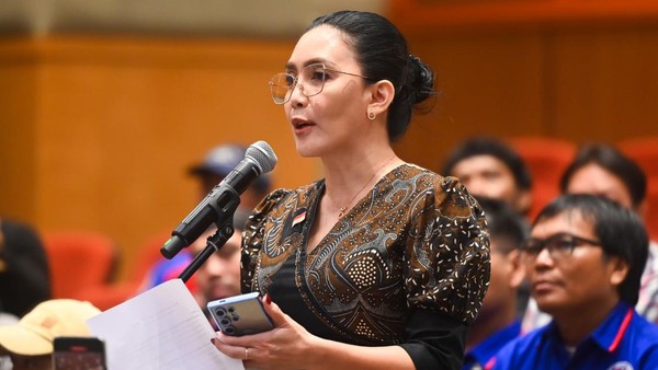 Rieke Serukan Pengawalan Publik dalam Sidang Peninjauan Kembali Nikita Mirzani