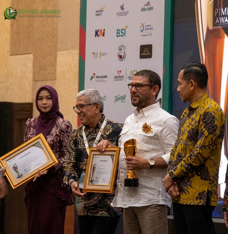 Nasir Djamil Raih Pemred Award, Tekankan Pers sebagai Pengawal Kepentingan Publik