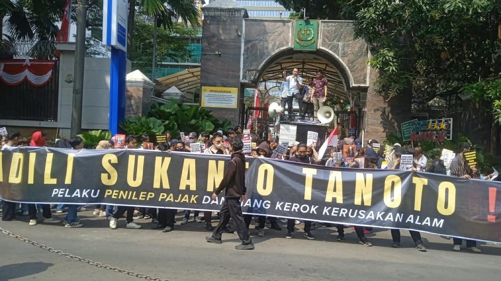 Demo di Kejagung, PALHI Desak Usut Aktor Utama Kerusakan Lingkungan Sumatra