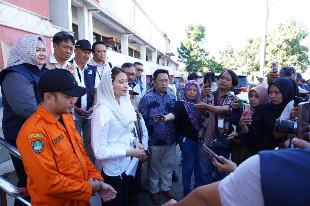 Wamendag Roro Cek Pasar Nusukan, Harga MINYAKITA Rp15.700 per Liter