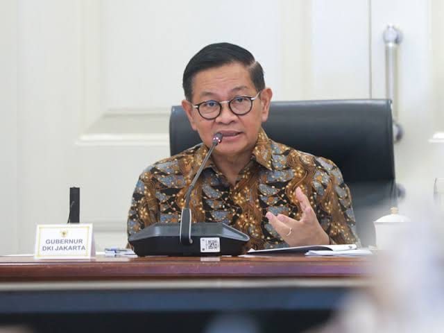Abu Anak Krakatau Menyebar, Pramono Ingatkan Pedagang Jangan Naikkan Harga Masker