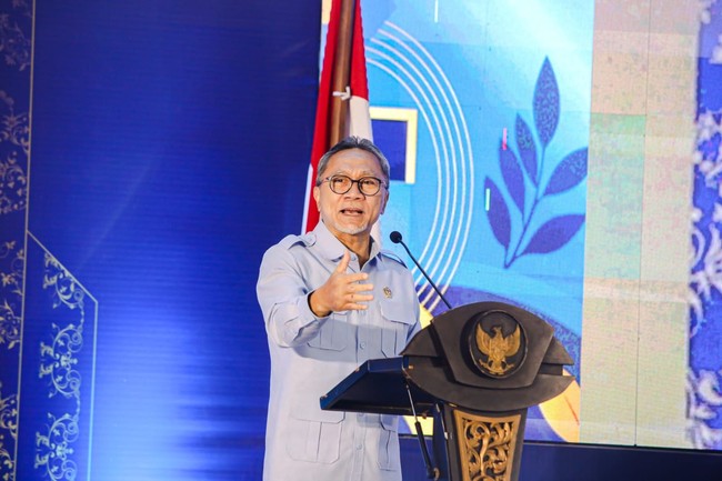 Zulkifli Hasan Akui MBG Gagal, Pemerintah Minta Waktu Benahi Program