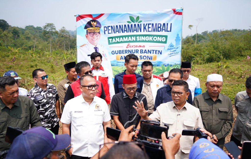 Andra Soni dan Arif Rahman Komitmen Perkuat Kesejahteraan Petani Singkong di Lebak