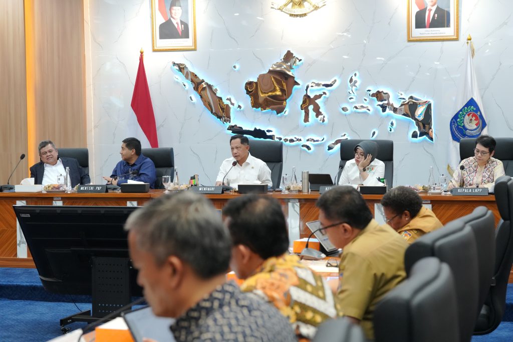 Mendagri Bahas Pembangunan 2.200 Rumah di Papua Pegunungan hingga Gentengisasi