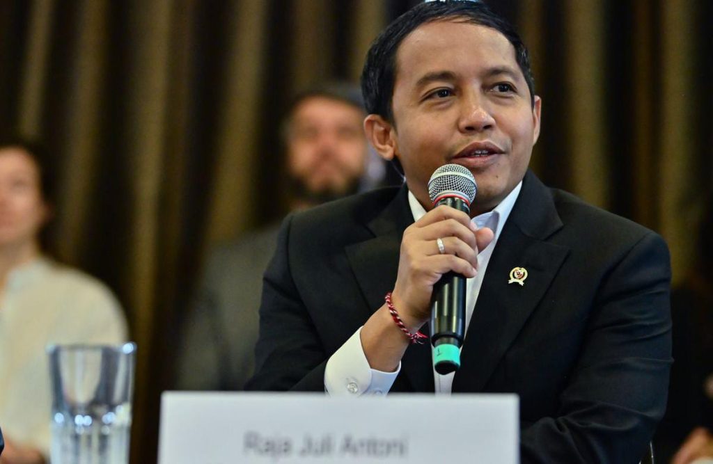 Raja Juli Antoni Raih 36,6 Persen, IPO Soroti Persepsi Kinerja Menteri