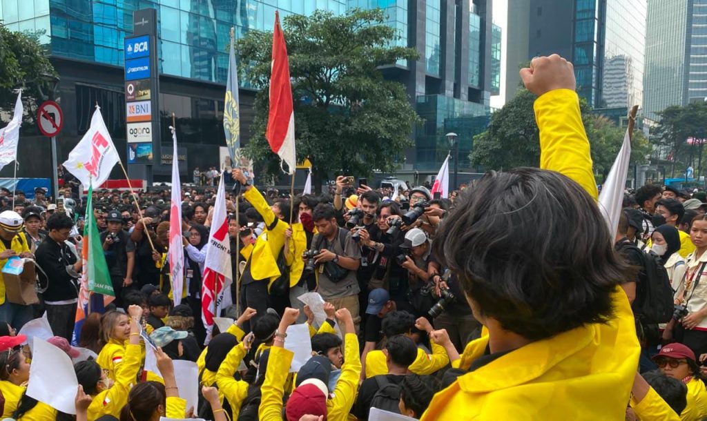 BEM UI Bawa Lima Tuntutan dalam Aksi #IndonesiaSadar di Bundaran HI
